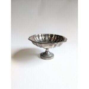 Vintage WM. Rogers Scalloped Silverplate Pedestal Bowl Candy Dish Compote